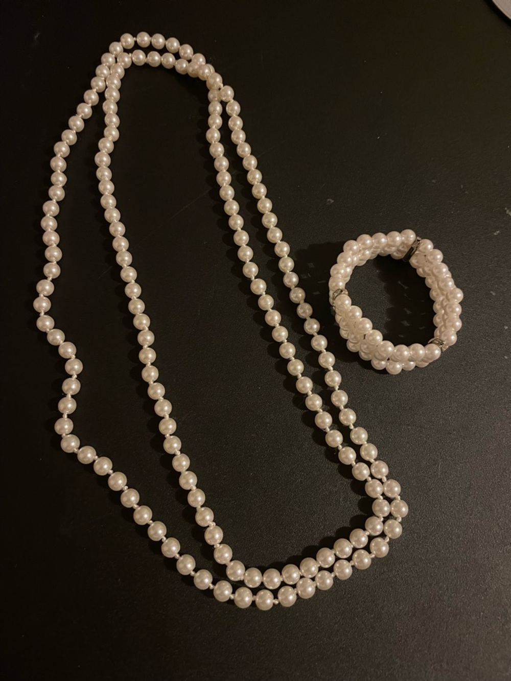 Classic White Faux Pearl Necklace and Bracelet Set